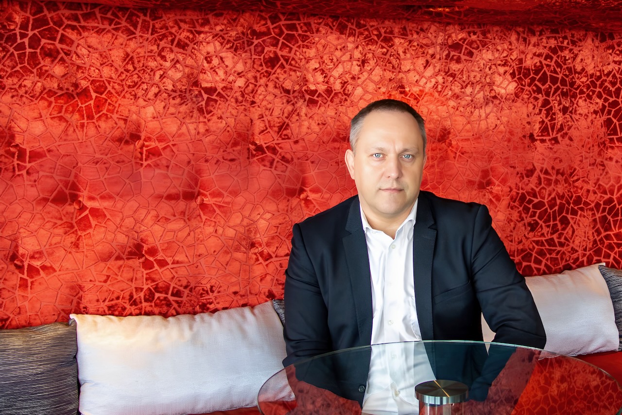 Miljonäri poeg loob rahvusvahelist artistide broneerimisplatvormi Partyfy