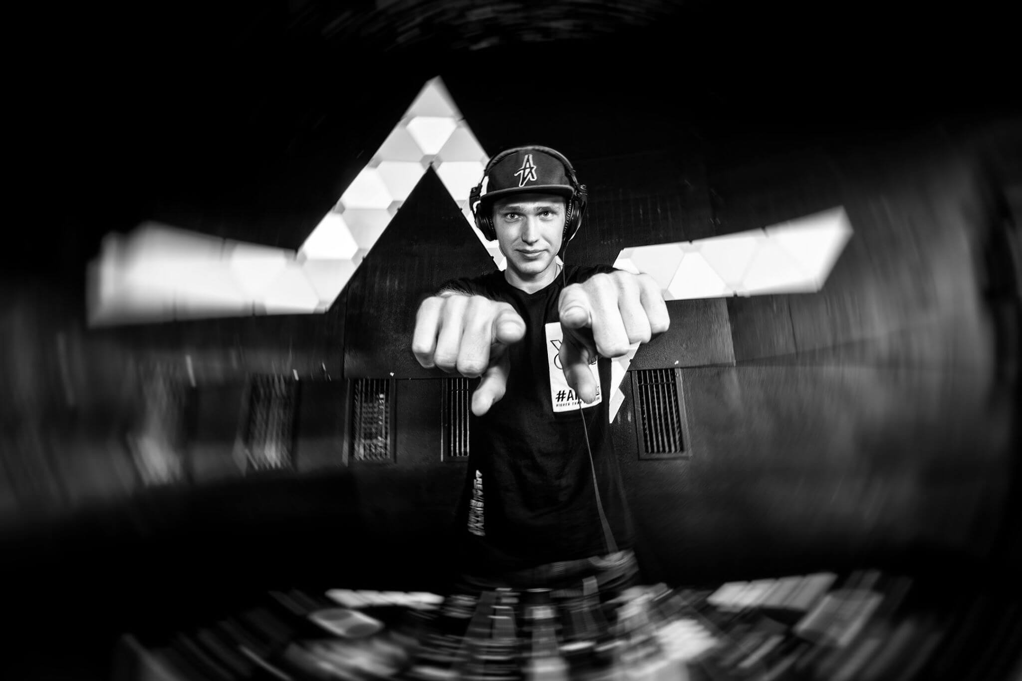 DJ Andy V