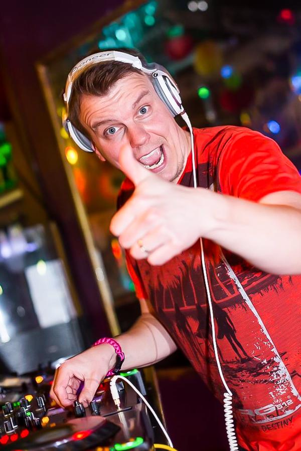DJ Vaido Pannel