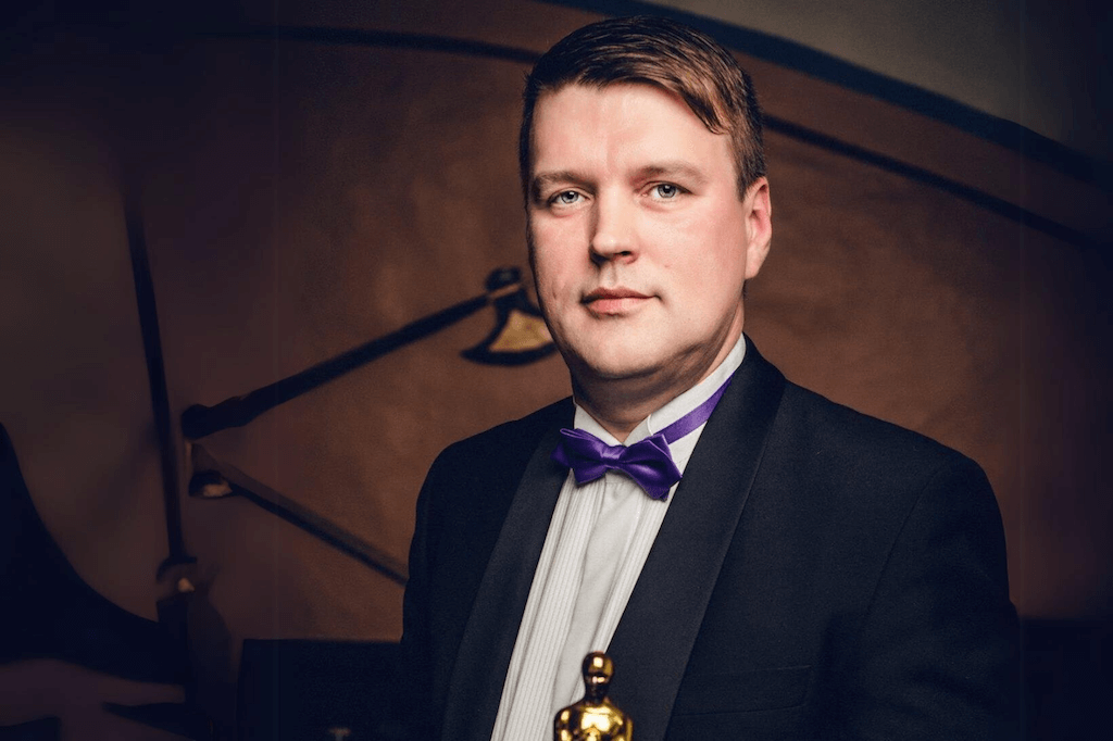 Õhtujuht ja pulmaisa Veiko Veiert