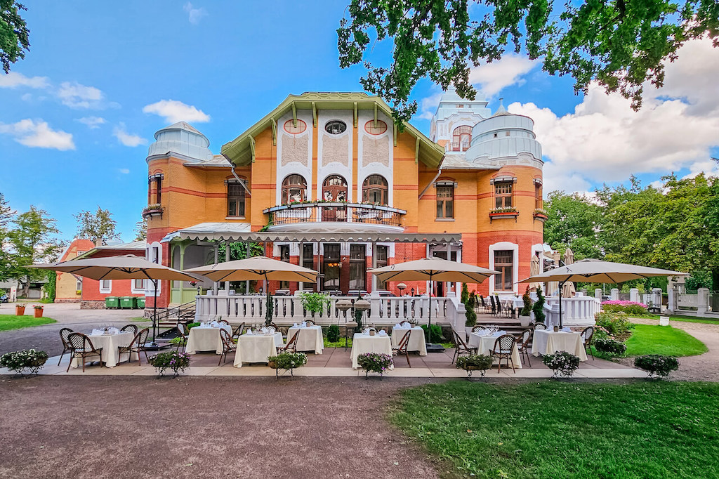 Villa Ammende Restoran ja Hotell